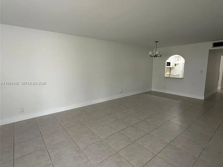 155 Lakeview Dr #101 — Photo 9