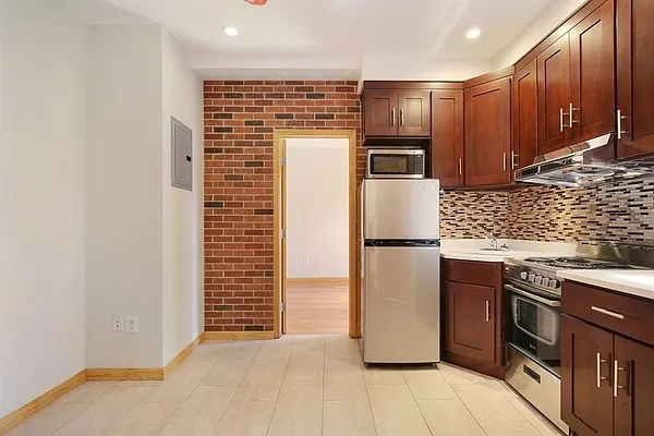 Rented by Corcoran | media 18