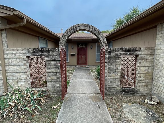 2nd image of 4725 Ivanhoe Dr