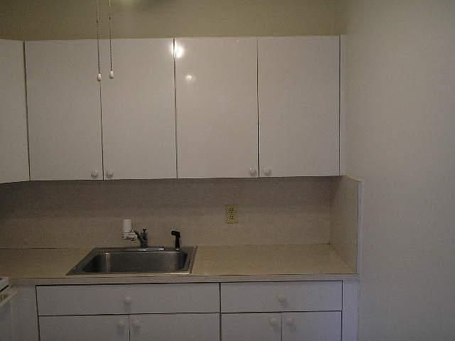1st image of 165 Canterbury Pl #G