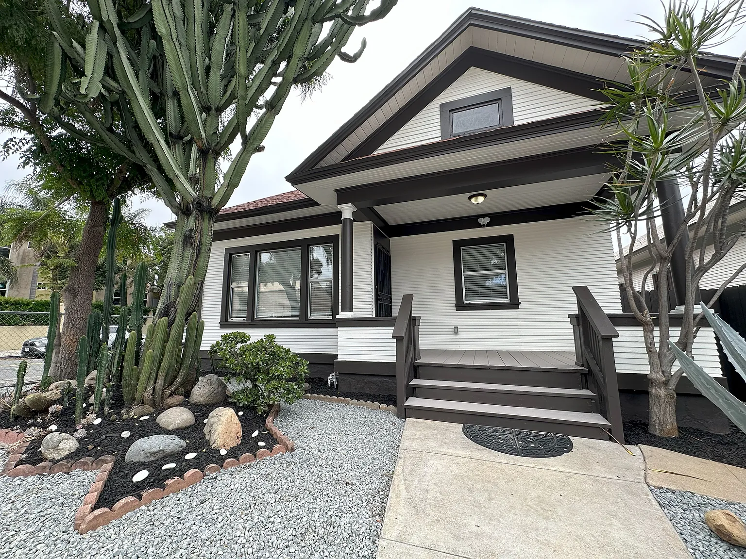1695 Logan Ave — Photo 2