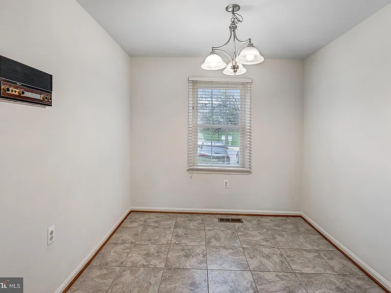 11337 Cromwell Ct — Photo 6