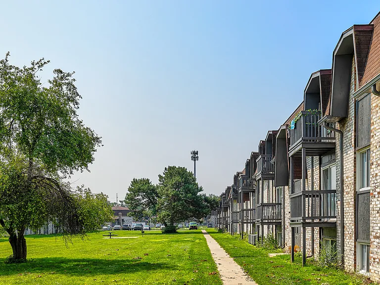 Five Points Courtyard Apartments — Photo 44