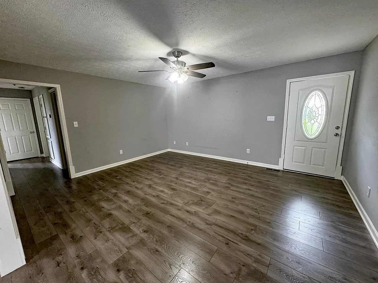 2 bed, 965 sqft, $1,350 — Photo 2