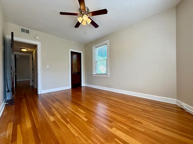 2001 Spring Dr #4 — Photo 13