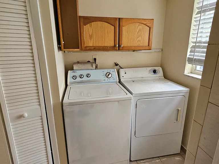 1232 SW 30th Ct — Photo 14