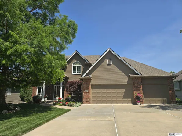 18422 Ontario St, Omaha, NE 68130