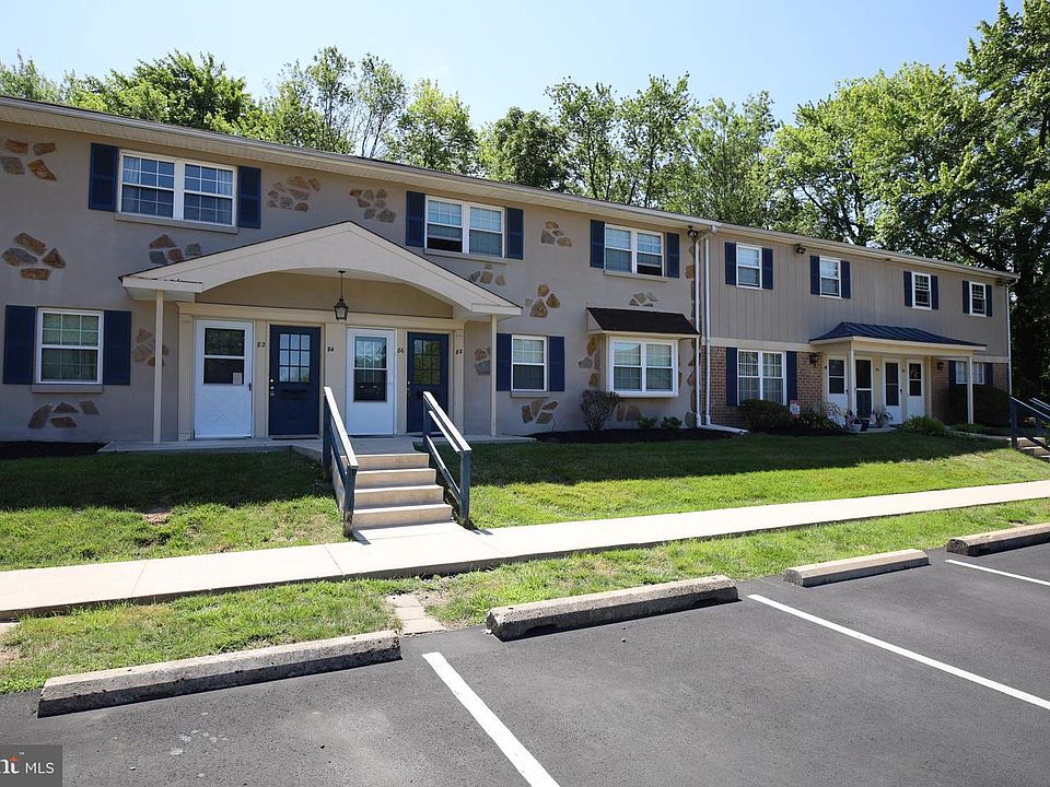1st image of 84 Wexford Dr