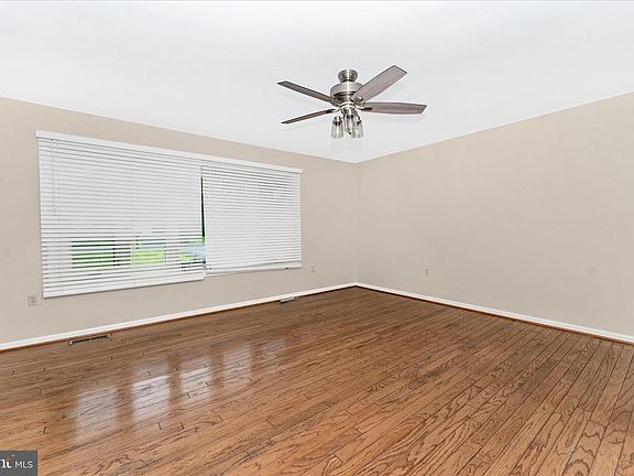 5th image of 7023 Runkles Rd
