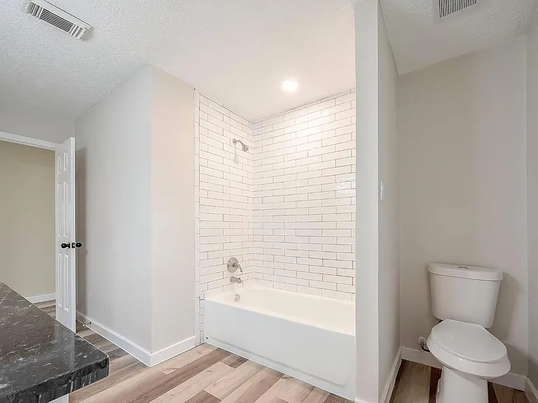 1011 Klamath Ln — Photo 11
