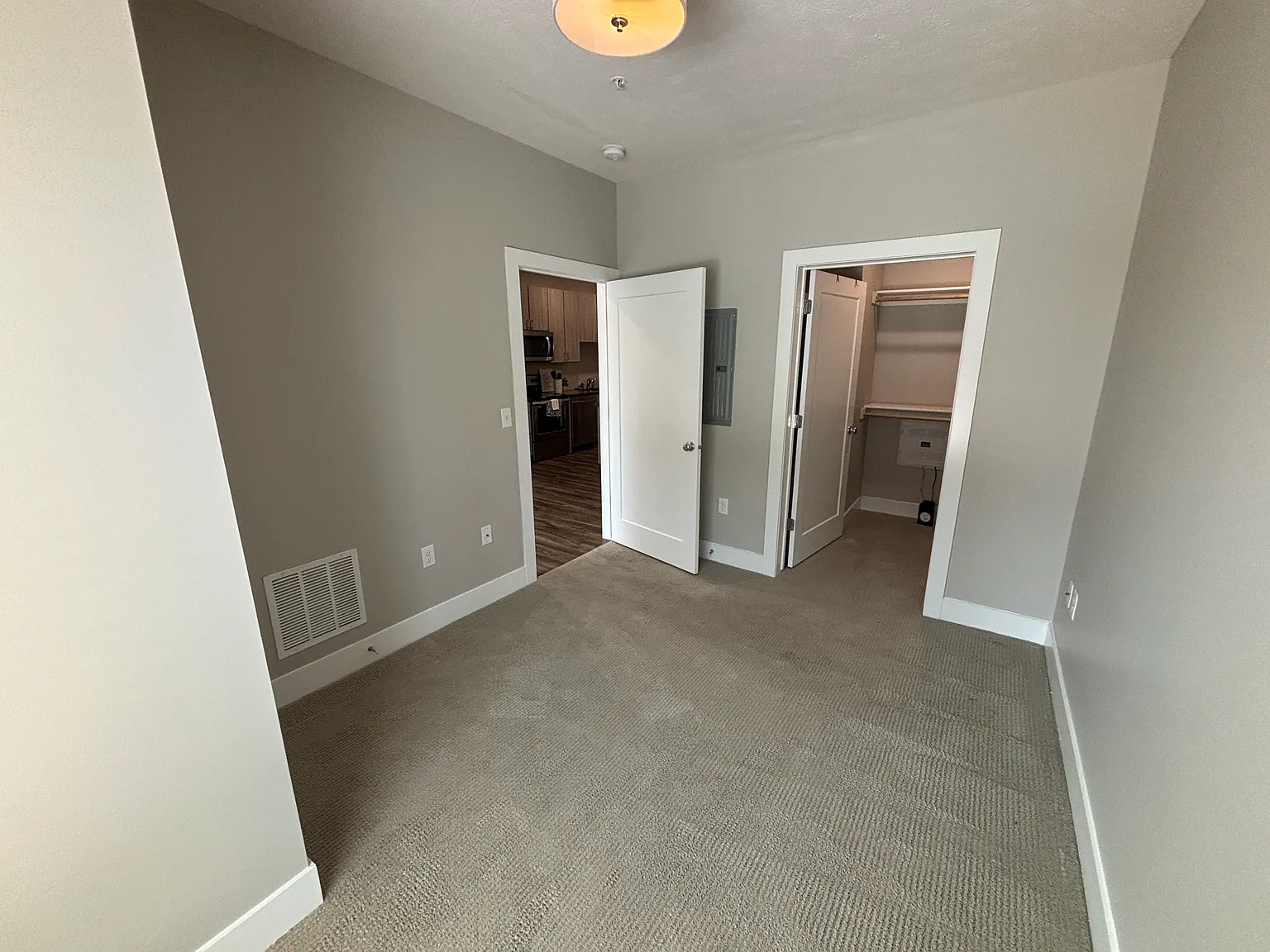 1 bed, 688 sqft, $1,275 — Photo 4