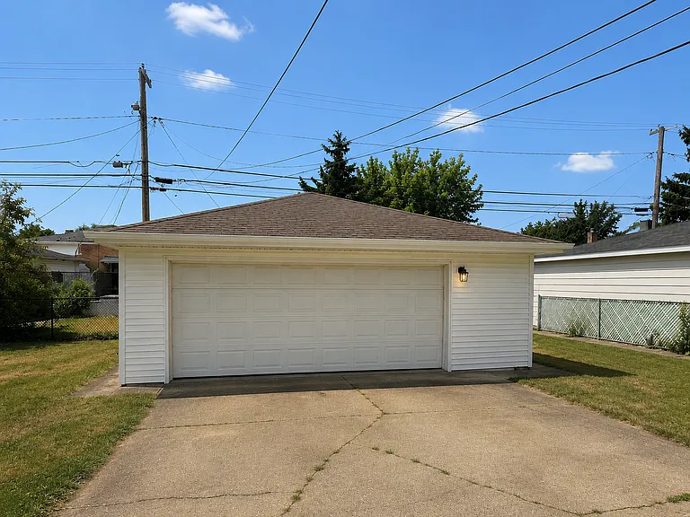 512 Yates Ave — Photo 20