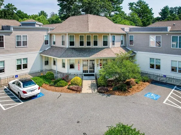 63 Central St APT 207, North Reading, MA 01864