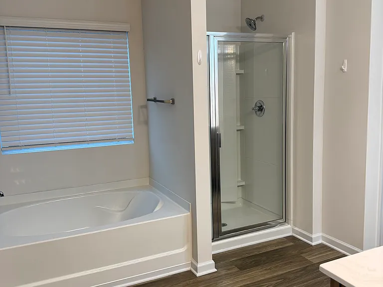 406 Larry Ln — Photo 13