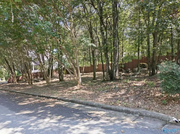 1405 Bramblewood Dr SE, Huntsville, AL 35801