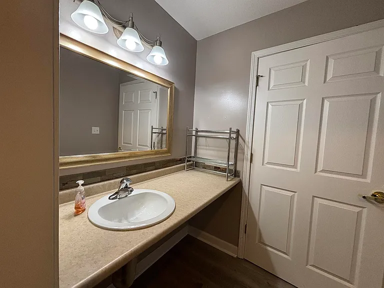 512 Delaware #D — Photo 15