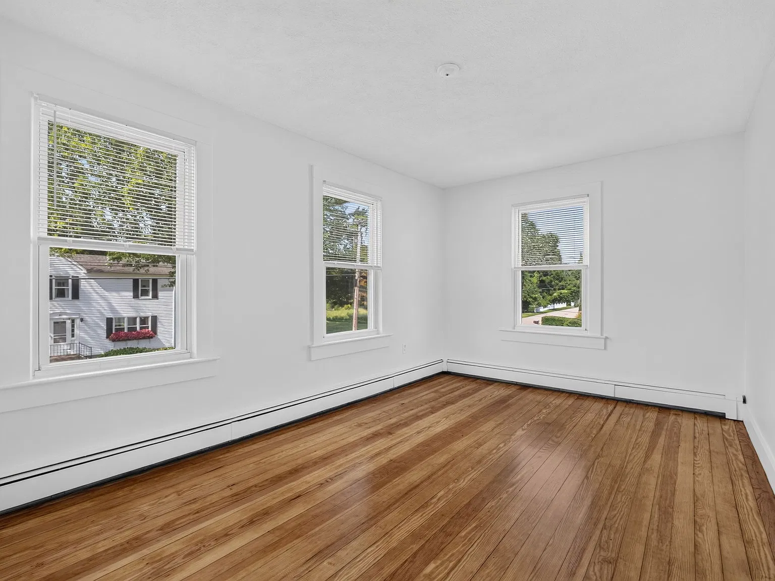 2 bed, 900 sqft, $2,500 — Photo 4