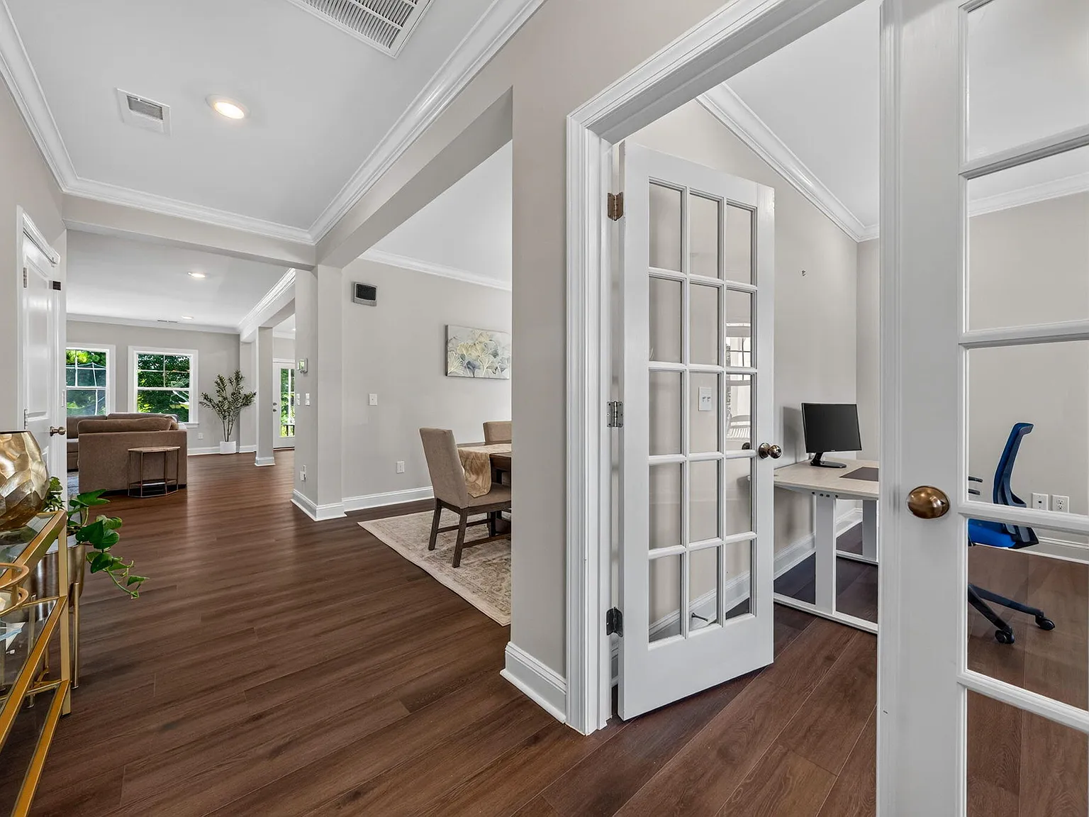 5 bed, 4.0 bath, 3098 sqft, $3,200 — Photo 4
