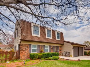135 Alpine Dr, Schaumburg, IL 60194