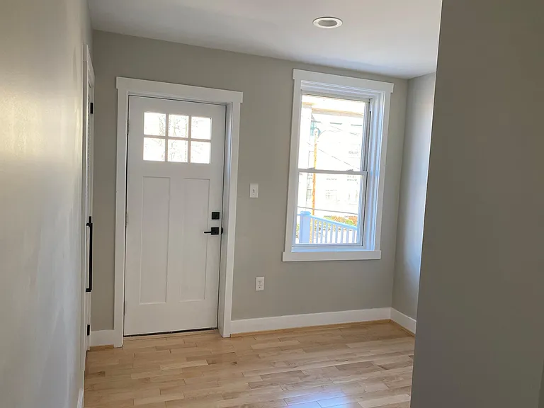 313 N 33rd St #2 — Photo 6