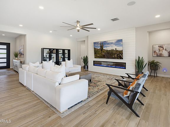 5th image of 2515 E THORNTON Court