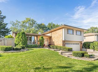 15232 Oak Rd, Oak Forest, IL 60452