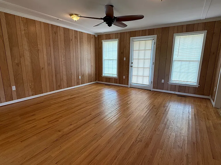Living room corner to corner