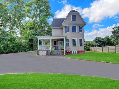 69 Landing Rd, Glen Cove, NY, 11542