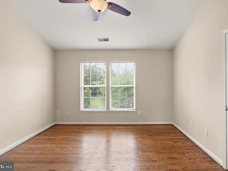 917 Rolfe Pl — Photo 35