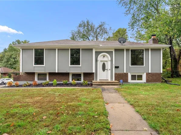 8929 E 90th Ter, Kansas City, MO 64138