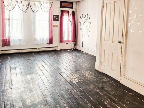 3rd image of 1262 Buttonwood St