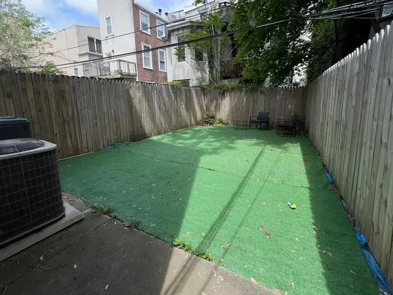 1525 Green St #1RR — Photo 12