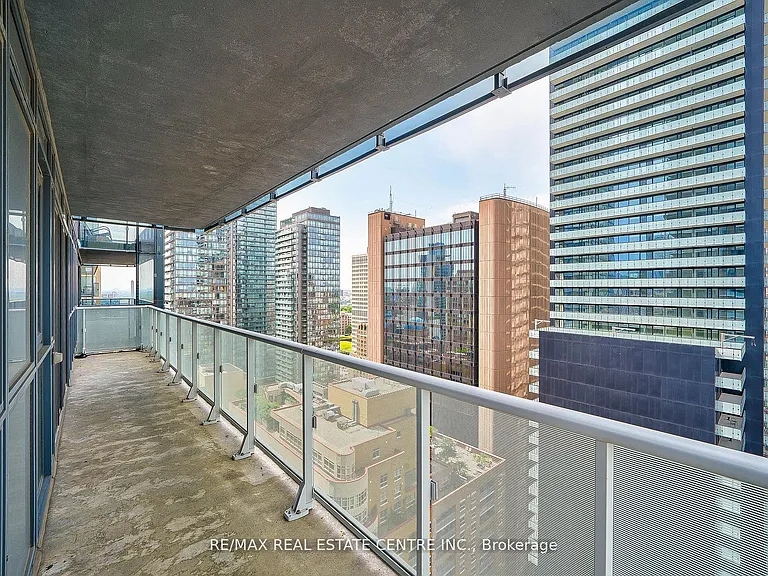 7 Grenville St #2605 — Photo 32