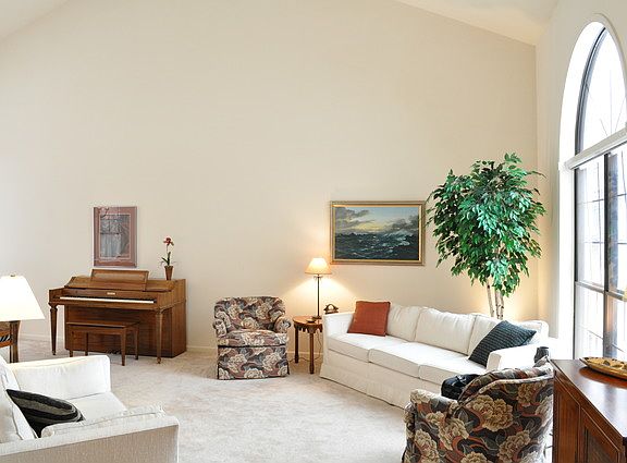 3rd image of 2617 Burton Dr