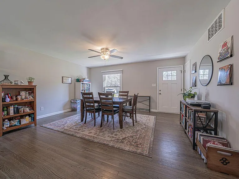 3322 Bell Dr — Photo 13