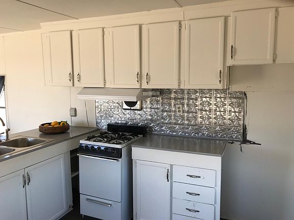 5th image of 35425 Clark St