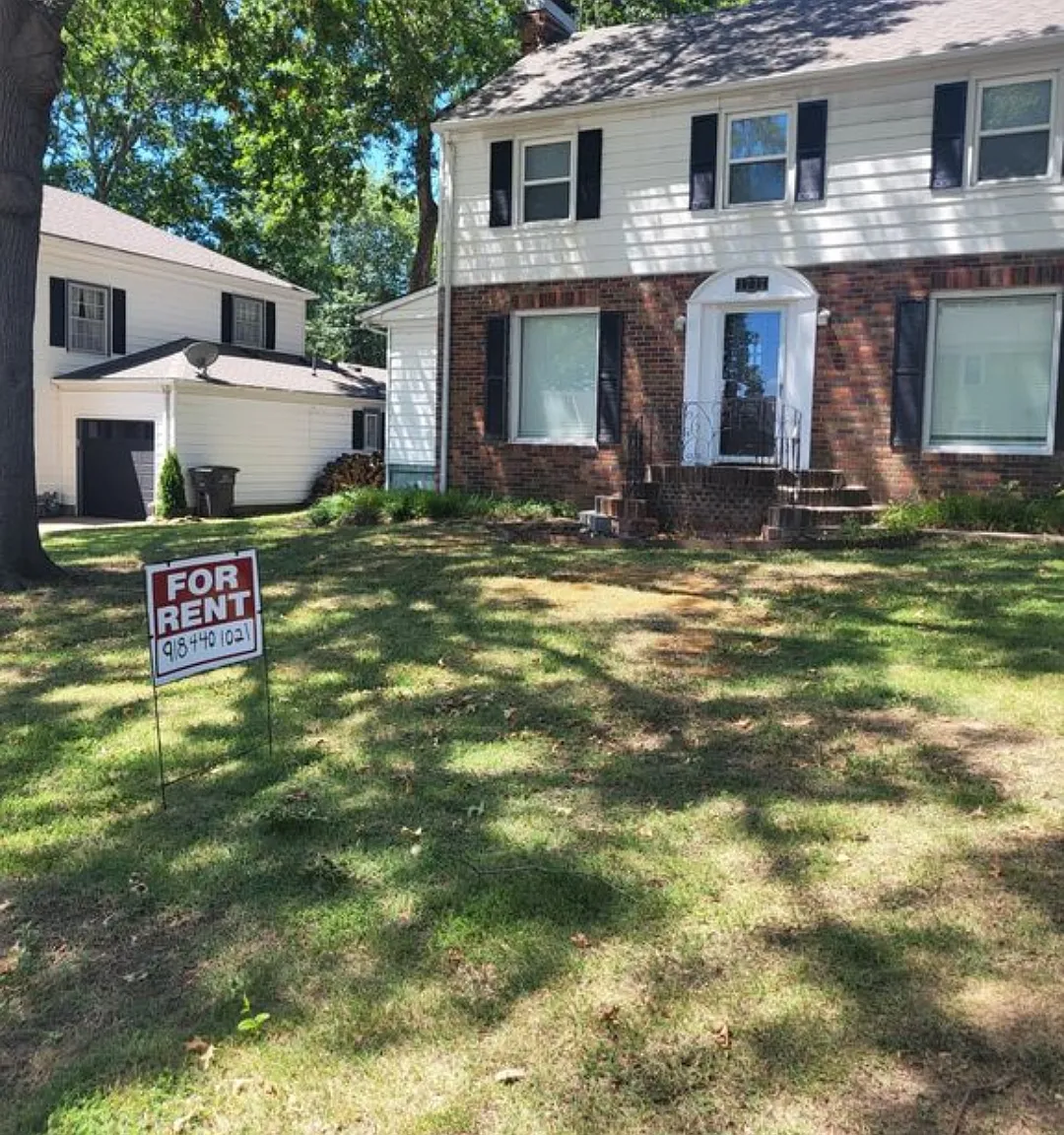 1717 Cherokee Pl — Photo 2
