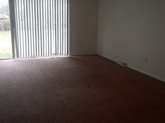 5th image of 11621 Richmond Ave