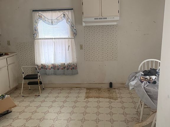 5th image of 1120 Cherry Hill Trl