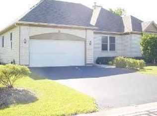 1150 Ridgewood Cir, Lake In The Hills, IL 60156