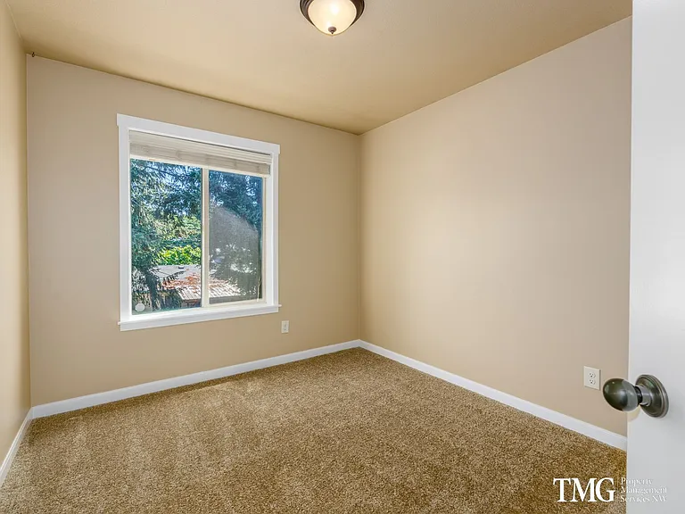 9807 NE 76th Way — Photo 41