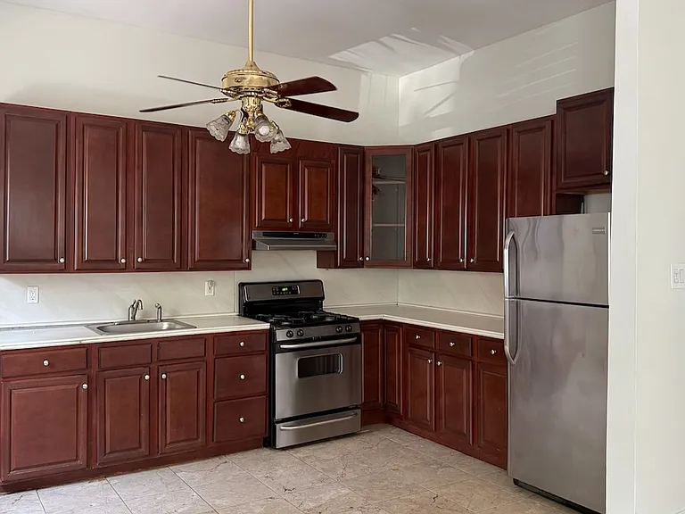 2354 S Lambert St — Photo 3