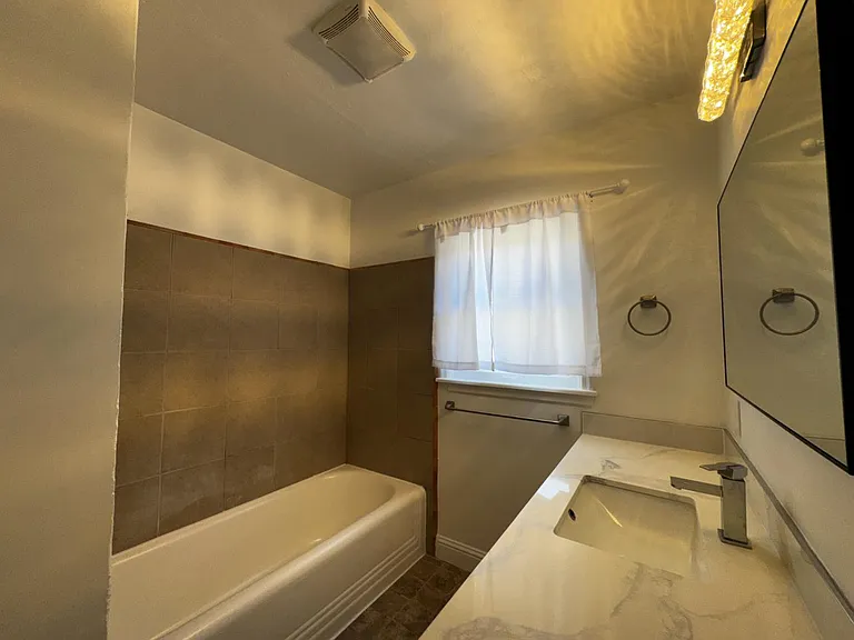 1106 N Fruit Ave — Photo 14