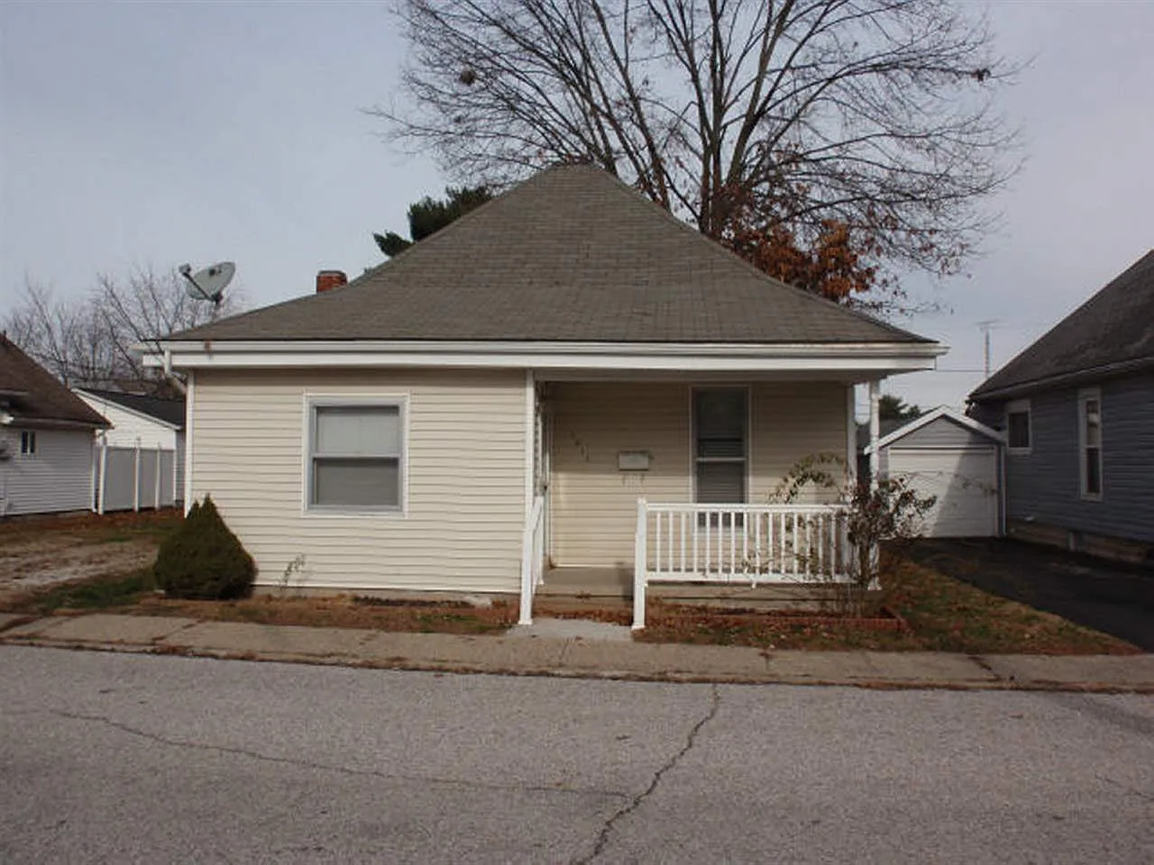1611 6th St photo 1
