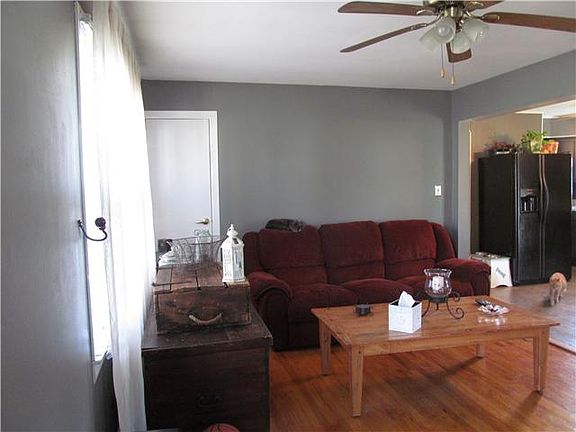 Living Room --Hardwood Floors