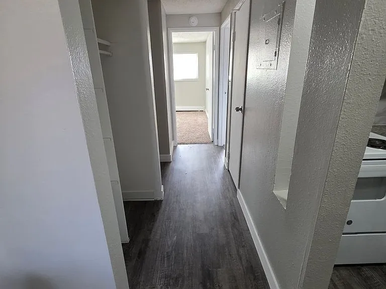Sunstone Apartments — Photo 27