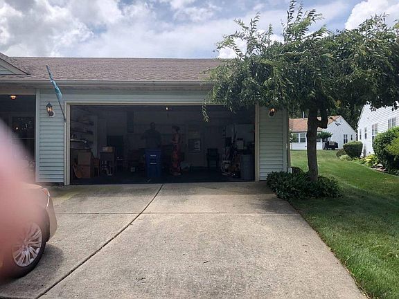 318 Wagonwheel Circle has a 2 car garage & a extra large driveway located on a quiet cul-de-sac.