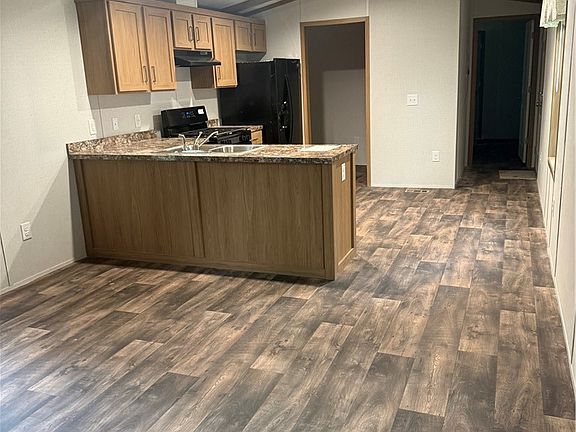 3rd image of 8 College View Dr