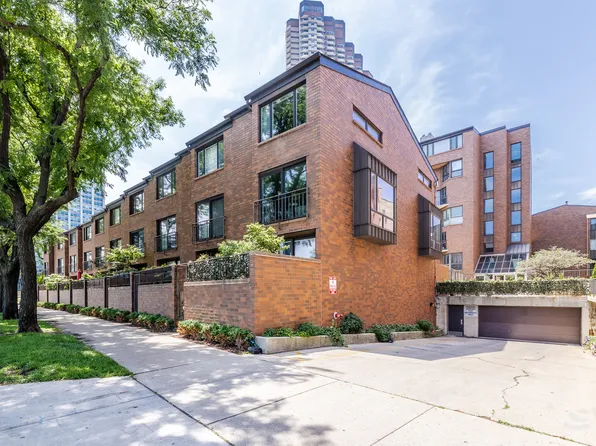 3700 N Lake Shore Dr APT 303, Chicago, IL 60613