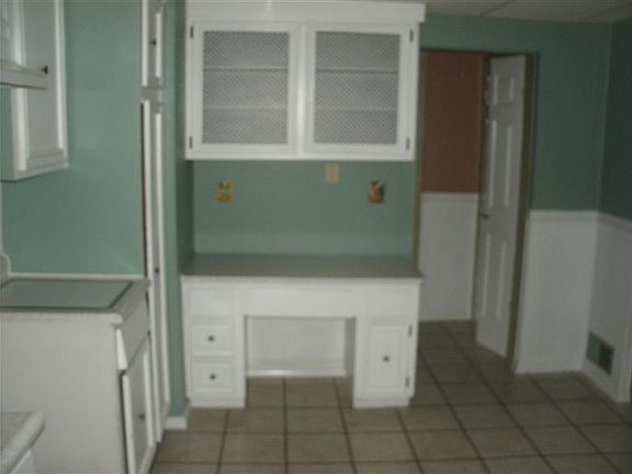 2nd image of 616 Elaine Ave